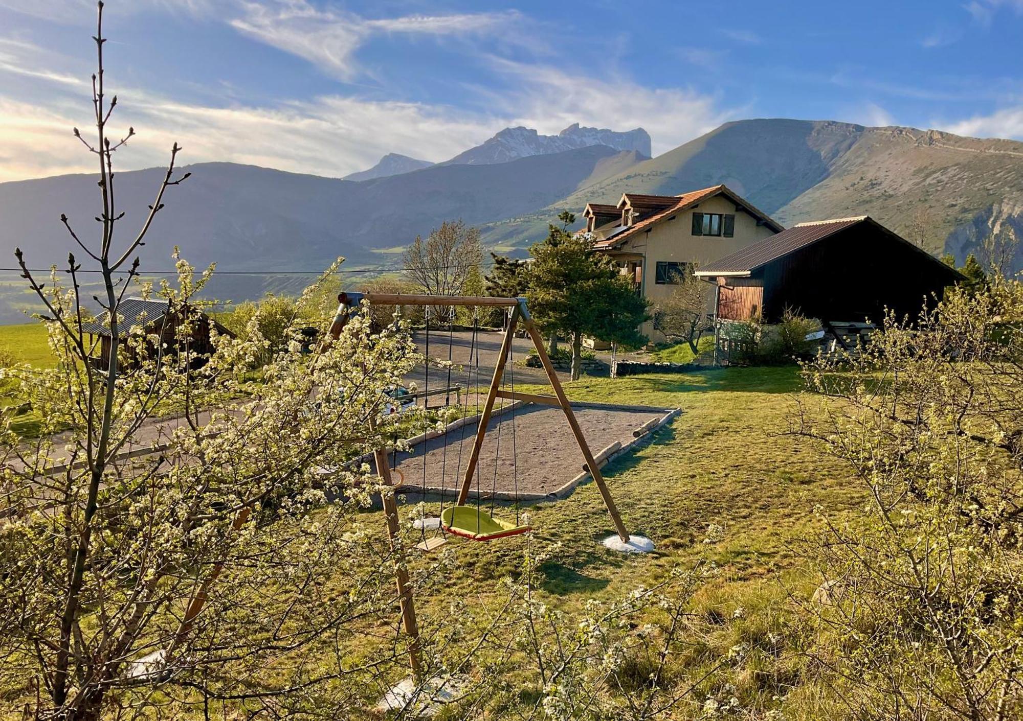 Le Sanctuaire Des Cimes Etoilees Lejlighed La Roche-des-Arnauds Eksteriør billede